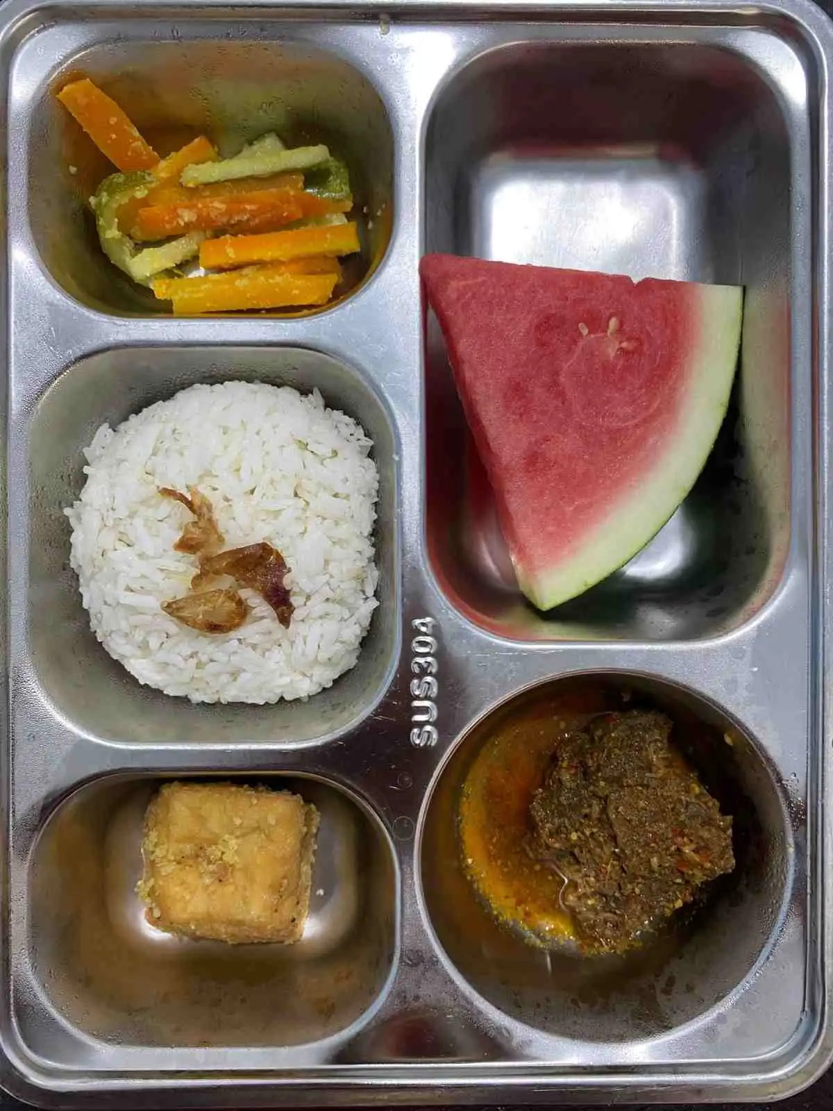 SPPG Yayasan Jambi Madani Sejahtera Sajikan Menu Beragam,Daging Sapi,Ikan Nila dan Ijan Patin
